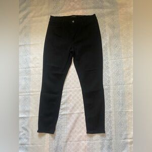 7 For All Mankind Jen7 Black Ankle Skinny Jeans